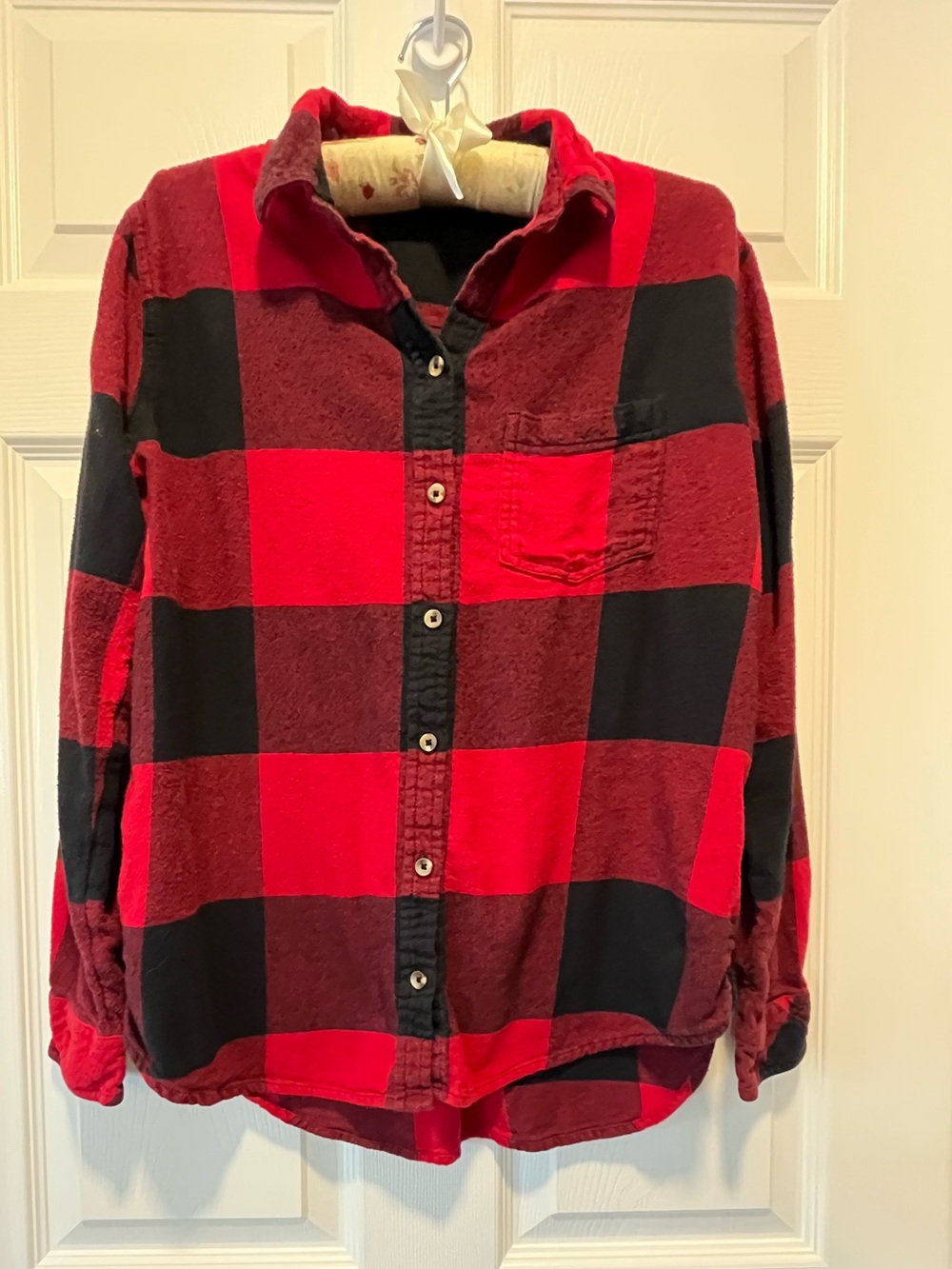 Sonoma Goods For Life 
Buffalo plaid flannel shirt 
Size: Small